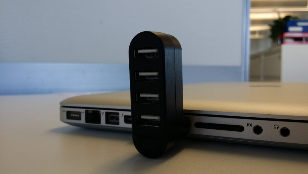 Sabrent 4 Port Hub - vertical